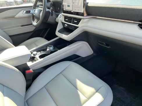 New 2026 Ford Explorer Active w/ Active Comfort Package image 23