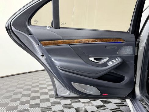 Used 2015 Mercedes-Benz S 550 4MATIC Sedan image 39