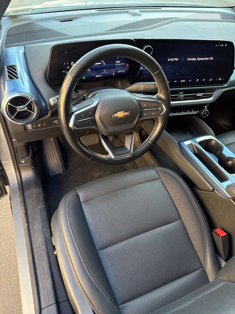 Used 2024 Chevrolet Equinox EV LT w/ LPO, Blackout Package FWD image 19