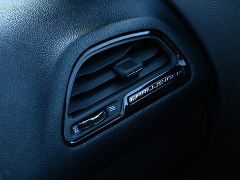 Used 2019 Dodge Challenger R/T w/ Driver Convenience Group image 22