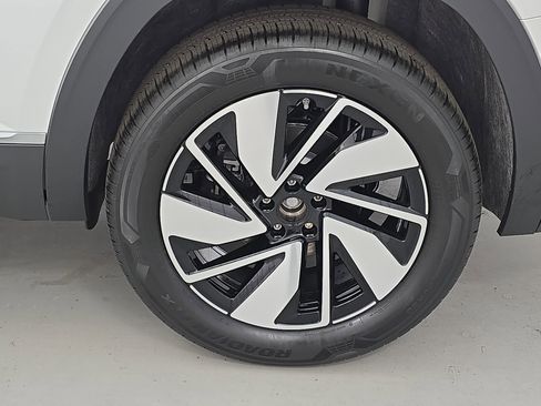 New 2026 Volkswagen Atlas SEL image 35