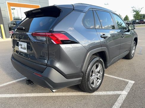 Used 2022 Toyota RAV4 XLE image 9