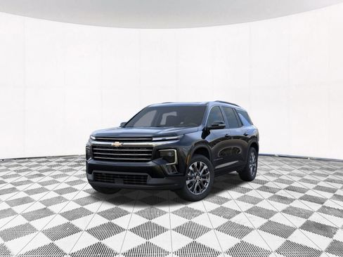 New 2026 Chevrolet Traverse LT w/ Sun and Wheel Package AWD/4WD image 2