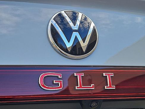 Certified 2025 Volkswagen Jetta GLI Autobahn image 31