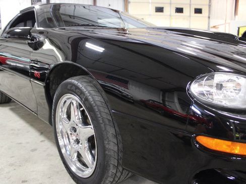 Used 2000 Chevrolet Camaro Z28 w/ SS Performance/Appearance Pkg image 15