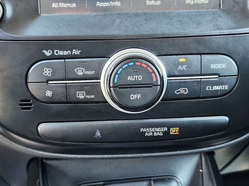 Used 2018 Kia Soul + image 31