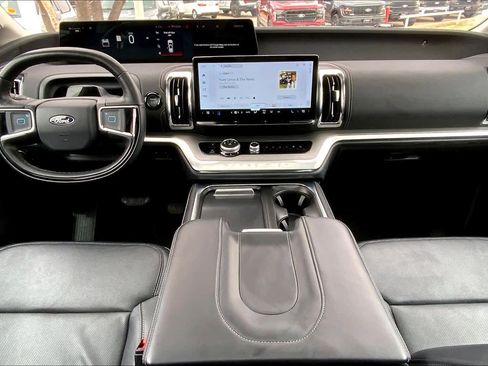 Used 2025 Ford Expedition Max Platinum image 16