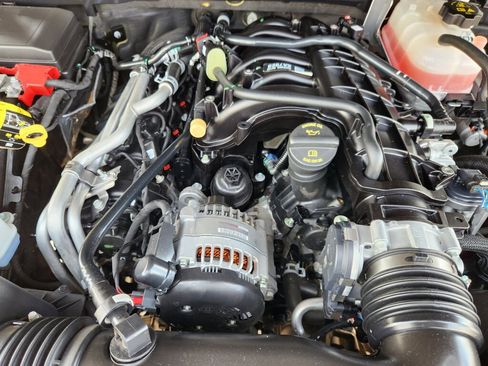 Used 2023 Jeep Gladiator Willys image 14