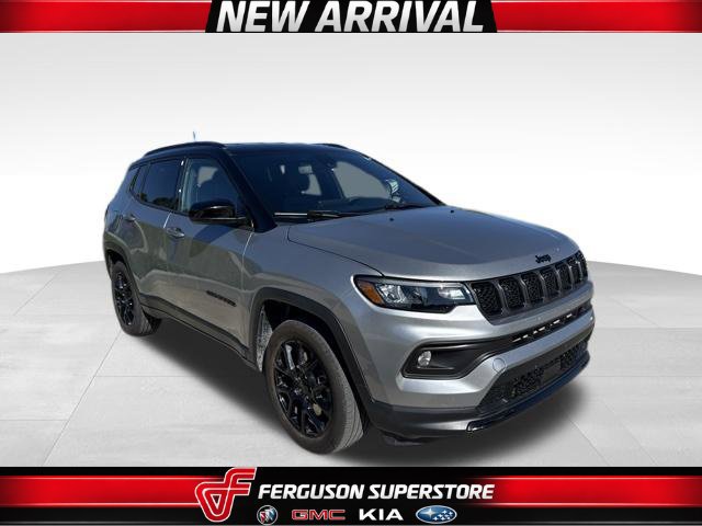 Used 2024 Jeep Compass Latitude w/ Convenience Group AWD/4WD 360° Tour