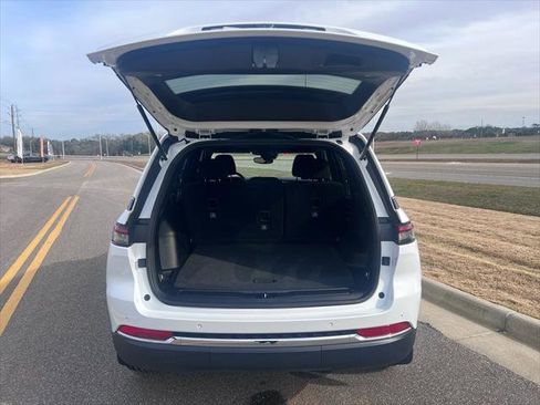 Certified 2024 Jeep Grand Cherokee Laredo w/ MOPAR Finishing Package image 8