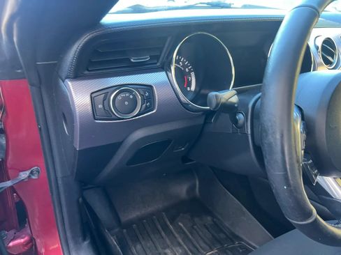 Used 2017 Ford Mustang Coupe RWD image 13
