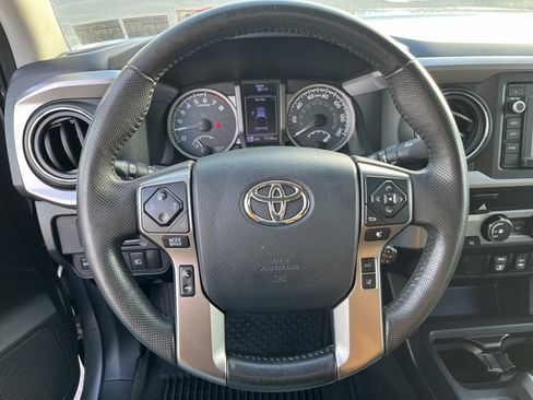 Used 2019 Toyota Tacoma SR5 image 19