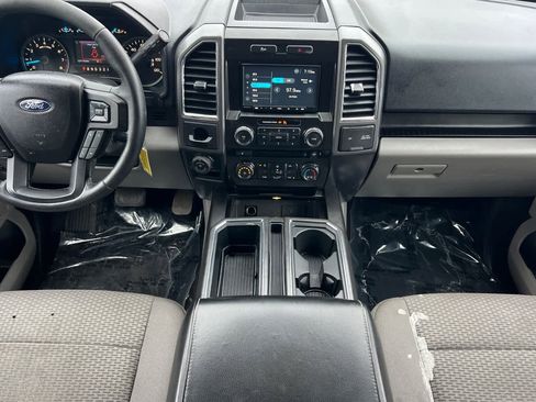 Used 2016 Ford F150 XLT w/ Equipment Group 302A Luxury image 4