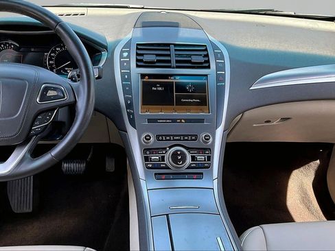 Used 2019 Lincoln MKZ Premiere image 9