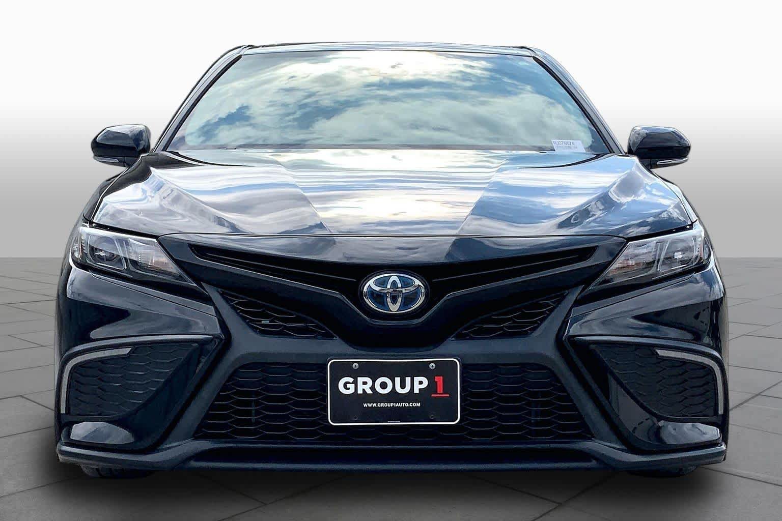 Used 2024 Toyota Camry SE w/ Audio Upgrade Package FWD image 4