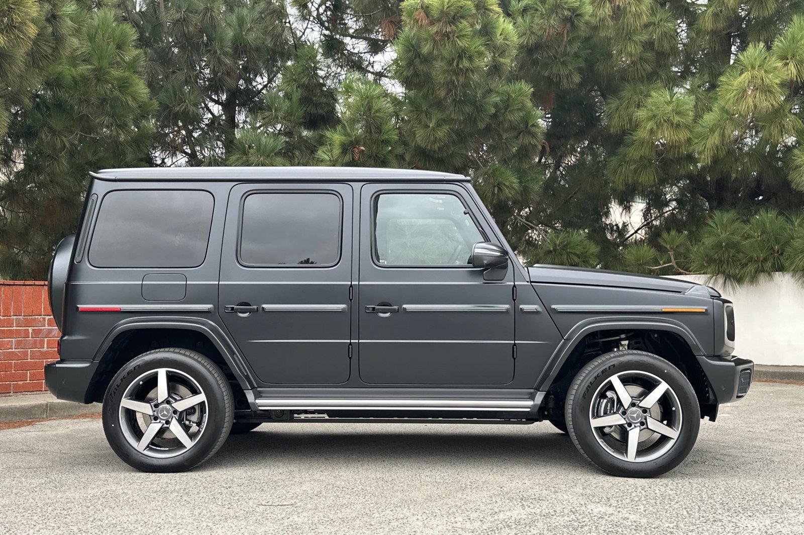 New 2027 Mercedes-Benz G 580 e image 3
