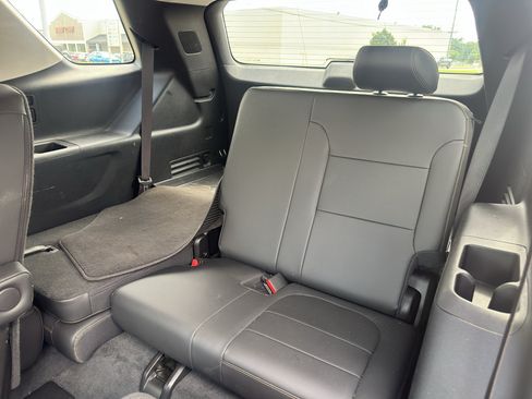 Used 2021 Chevrolet Traverse RS AWD/4WD image 19