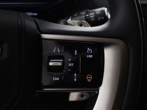 Certified 2025 Land Rover Range Rover SE AWD/4WD image 27