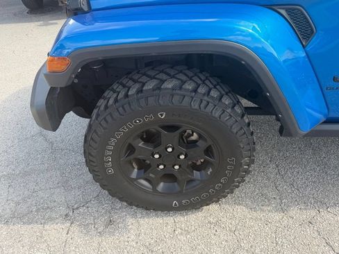 Used 2023 Jeep Gladiator Sport AWD/4WD image 4