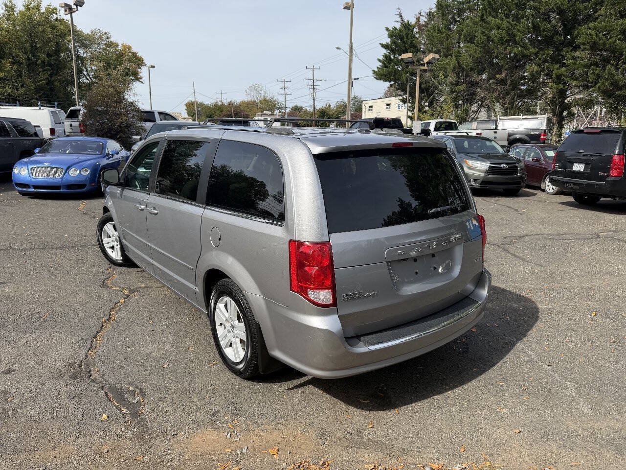Used 2013 Dodge Grand Caravan Crew w/ Driver Convenience Group FWD image 5