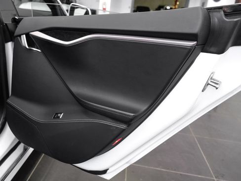 Used 2020 Tesla Model S Long Range AWD/4WD image 38