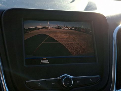 Used 2021 Chevrolet Equinox LT image 16