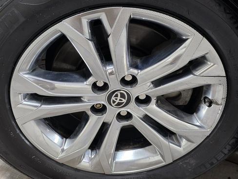 Used 2022 Toyota Sienna Platinum image 13