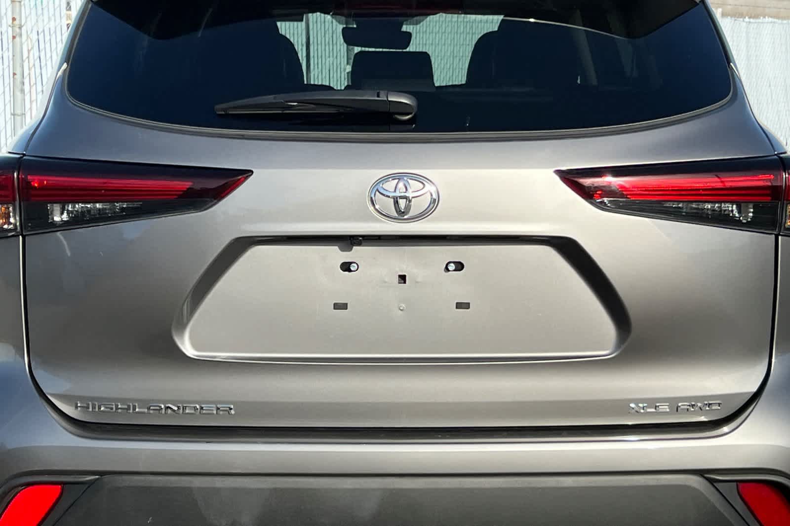 Used 2025 Toyota Highlander XLE AWD/4WD image 22