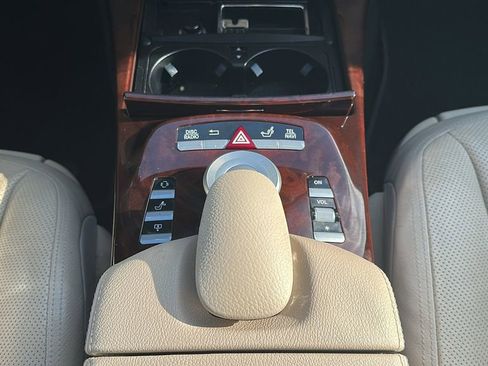 Used 2011 Mercedes-Benz S 550 image 29
