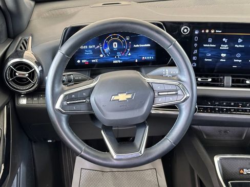 Used 2025 Chevrolet Equinox LT w/ Convenience Package II AWD/4WD image 16
