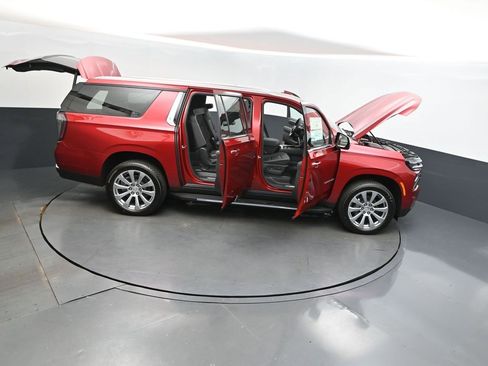 New 2025 Chevrolet Suburban Premier image 51