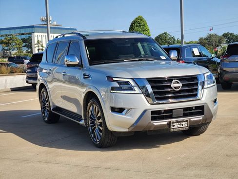 Used 2022 Nissan Armada Platinum w/ Captain's Chairs Package RWD image 3