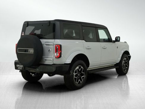 Used 2022 Ford Bronco Outer Banks image 6