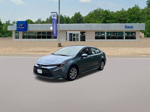 Used 2024 Toyota Corolla LE FWD image 2