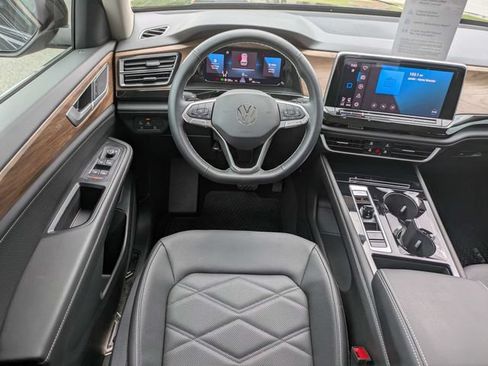 Certified 2026 Volkswagen Atlas SE FWD image 18