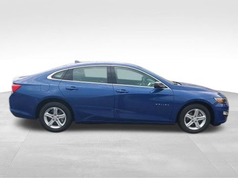 Used 2023 Chevrolet Malibu LS FWD image 2