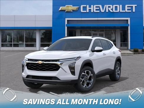 New 2026 Chevrolet Trax LT w/ Driver Confidence Package FWD image 6