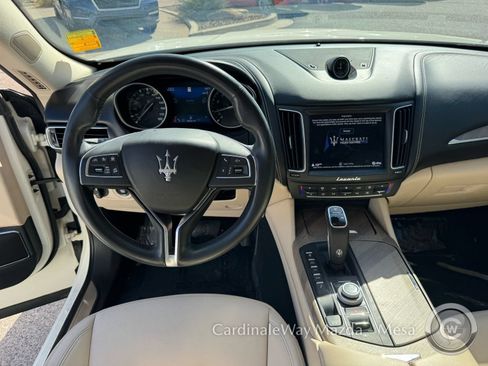Used 2019 Maserati Levante GranLusso AWD/4WD image 17