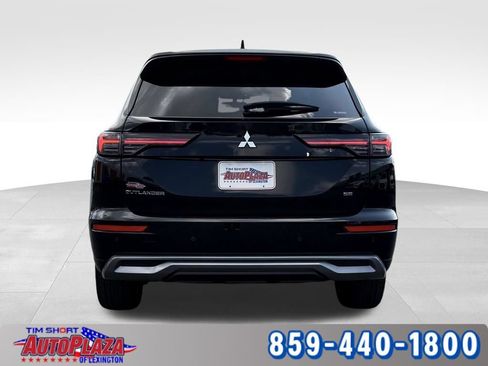 Used 2025 Mitsubishi Outlander SE AWD/4WD image 11