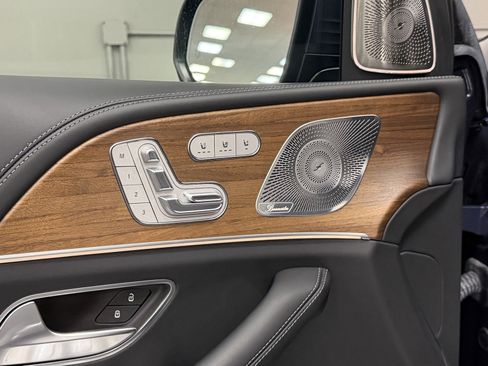 Used 2024 Mercedes-Benz Maybach GLS 600 4MATIC image 22
