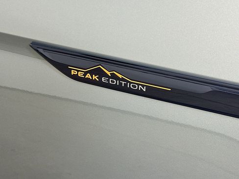Used 2025 Volkswagen Atlas Peak Edition SE AWD/4WD image 9