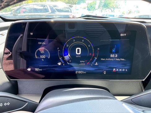 Used 2025 Chevrolet Traverse LT FWD image 22