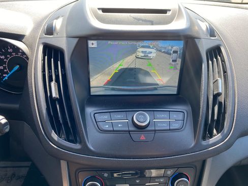 Used 2018 Ford Escape SE w/ SE SYNC Package image 19