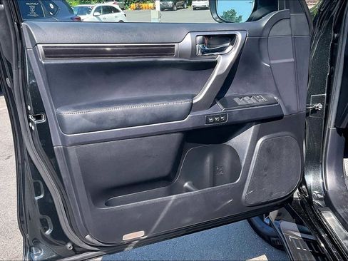 Used 2023 Lexus GX 460 Premium image 9