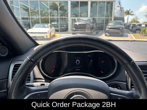 Used 2021 Jeep Grand Cherokee Limited w/ Premium Lighting Group AWD/4WD image 3