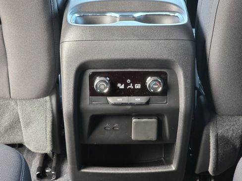 New 2025 Chevrolet Traverse LT w/ Enhanced Driving Package image 17