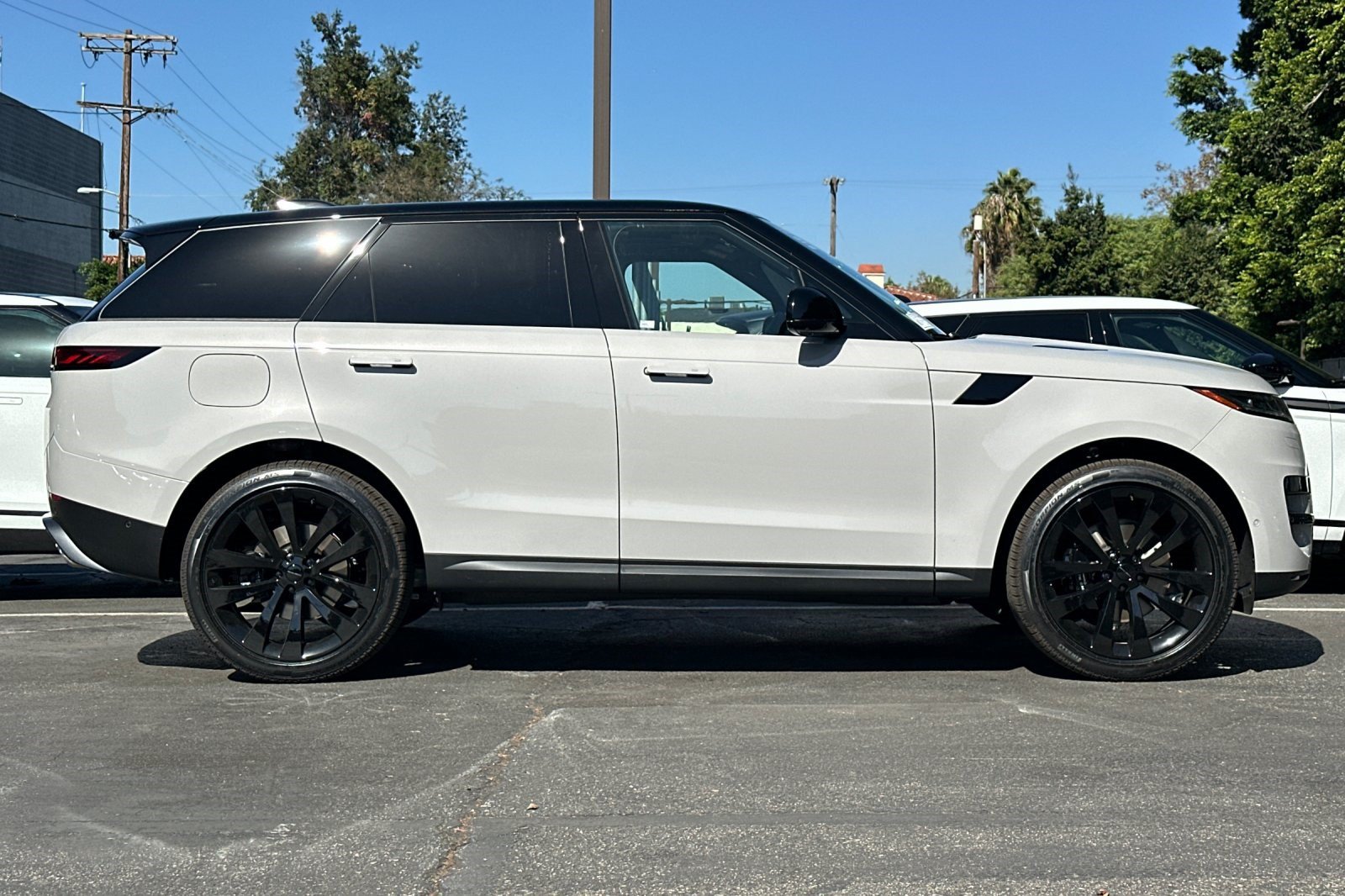New 2026 Land Rover Range Rover Sport SE AWD/4WD image 7
