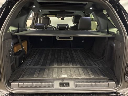 Certified 2024 Land Rover Discovery Dynamic SE image 35