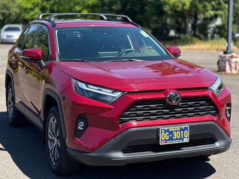 Used 2025 Toyota RAV4 XLE Premium w/ Weather Package AWD/4WD image 7