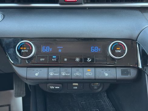 Used 2021 Hyundai Elantra SEL w/ Convenience + Premium Package image 20